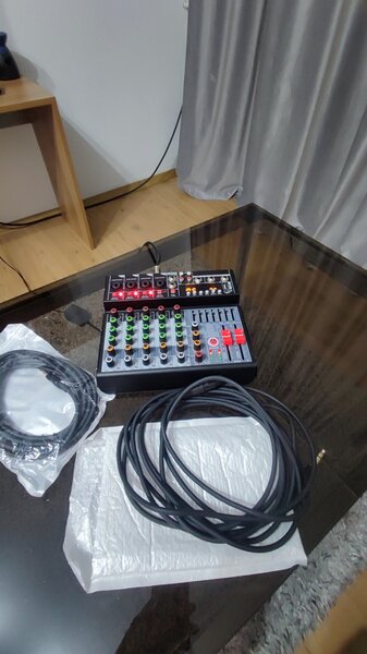 Mixer profesional 6 canale, plus 2 cabluri 5 metri Jack/XLR mama